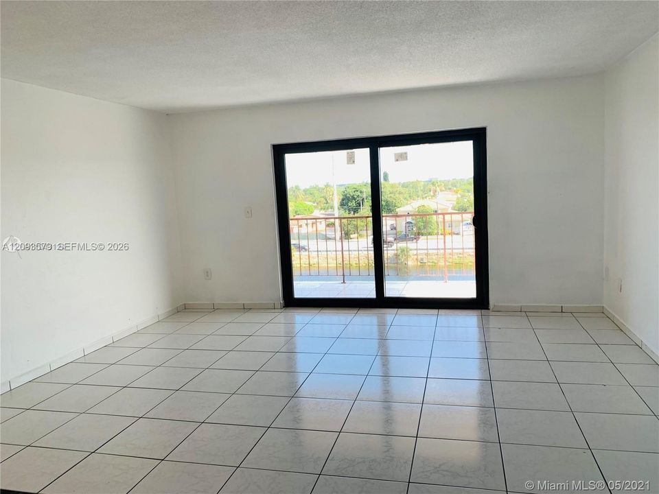 For Sale: $270,000 (3 beds, 2 baths, 1016 Square Feet)