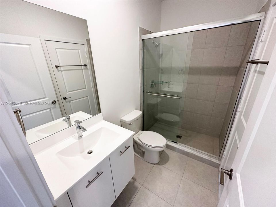 For Rent: $6,875 (5 beds, 4 baths, 3633 Square Feet)