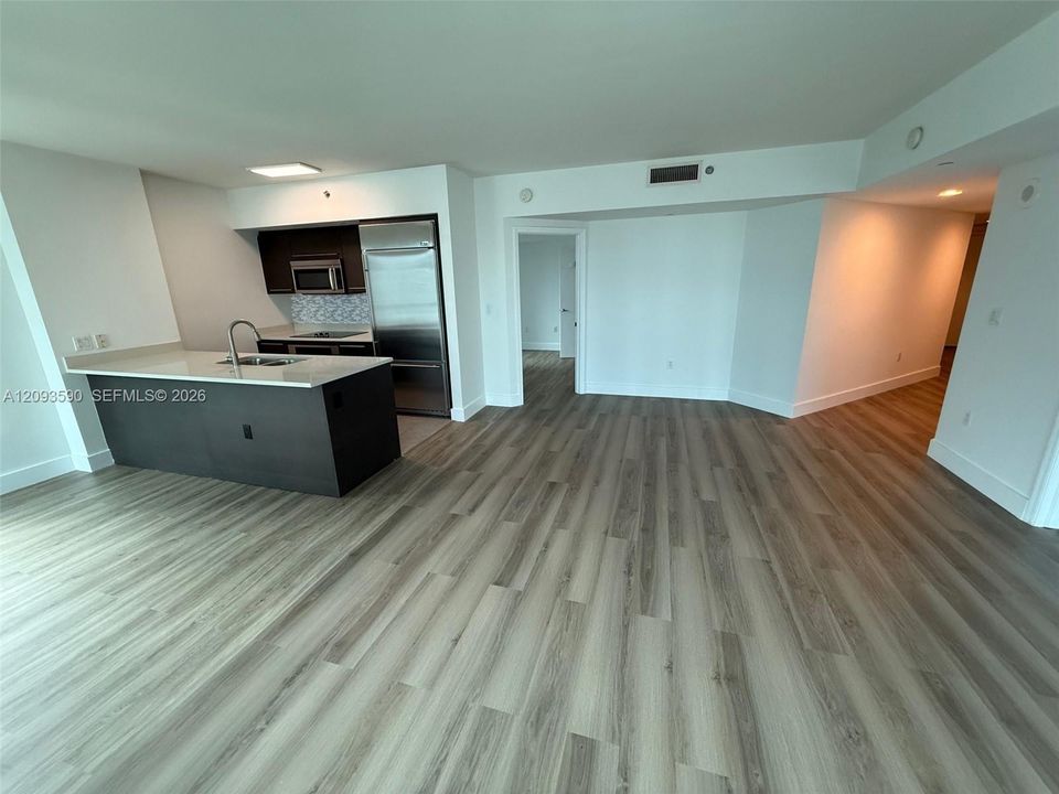 For Rent: $4,150 (2 beds, 2 baths, 1123 Square Feet)