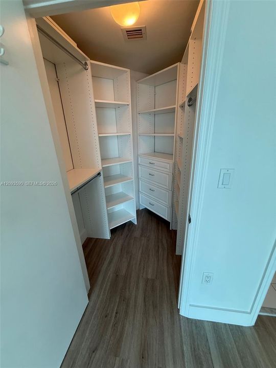 For Rent: $4,150 (2 beds, 2 baths, 1123 Square Feet)