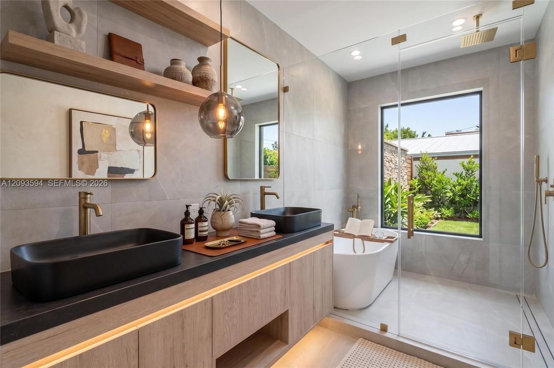 For Sale: $1,850,000 (4 beds, 3 baths, 1924 Square Feet)