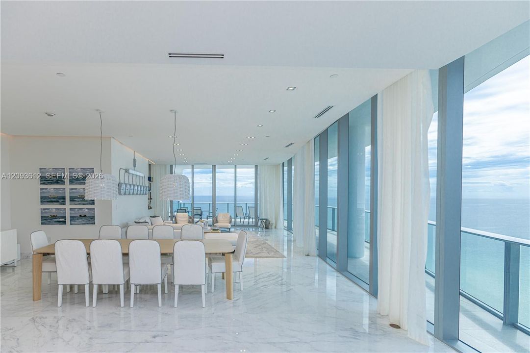 En Venta: $4,950,000 (3 camas, 5 baños, 3340 Pies cuadrados)