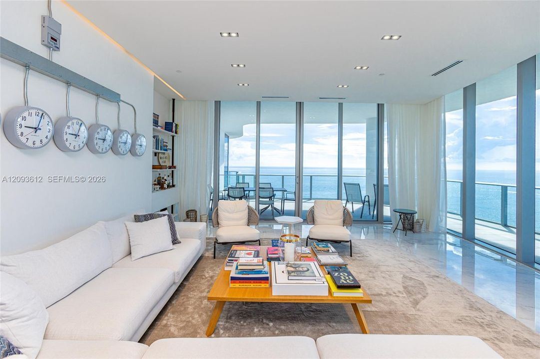 En Venta: $4,950,000 (3 camas, 5 baños, 3340 Pies cuadrados)