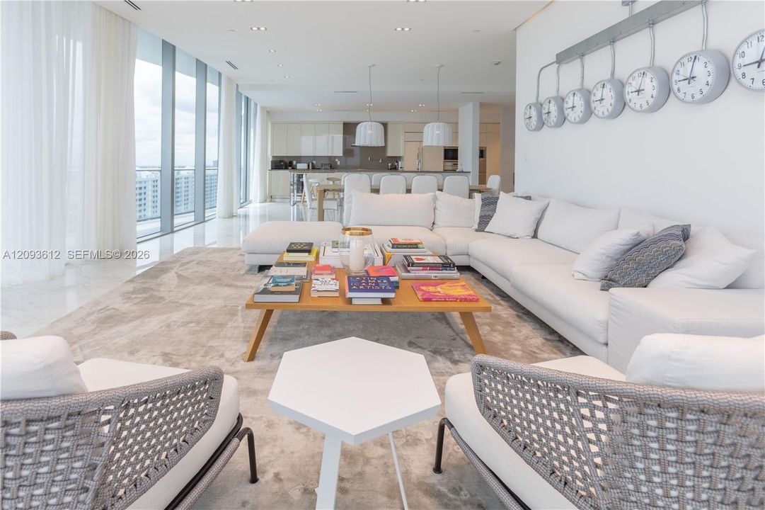 En Venta: $4,950,000 (3 camas, 5 baños, 3340 Pies cuadrados)