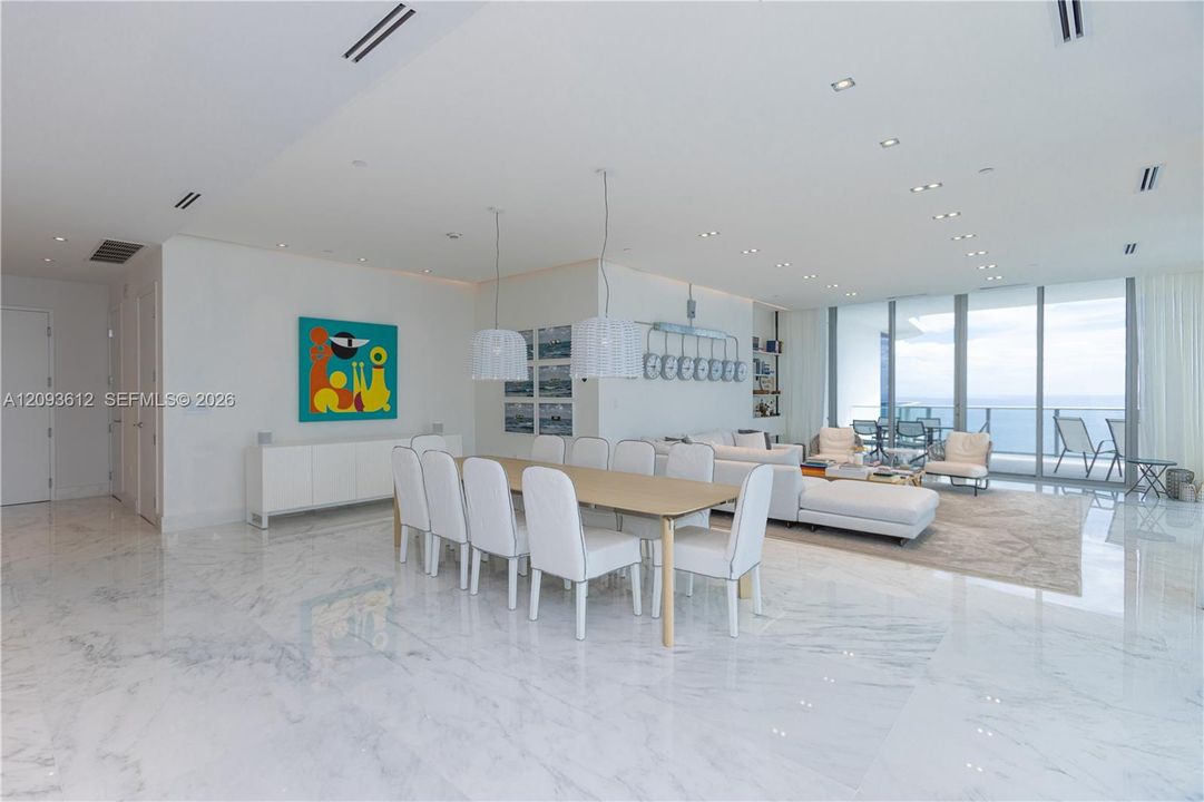 En Venta: $4,950,000 (3 camas, 5 baños, 3340 Pies cuadrados)