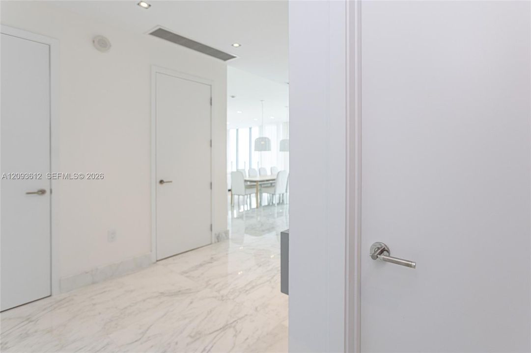 En Venta: $4,950,000 (3 camas, 5 baños, 3340 Pies cuadrados)