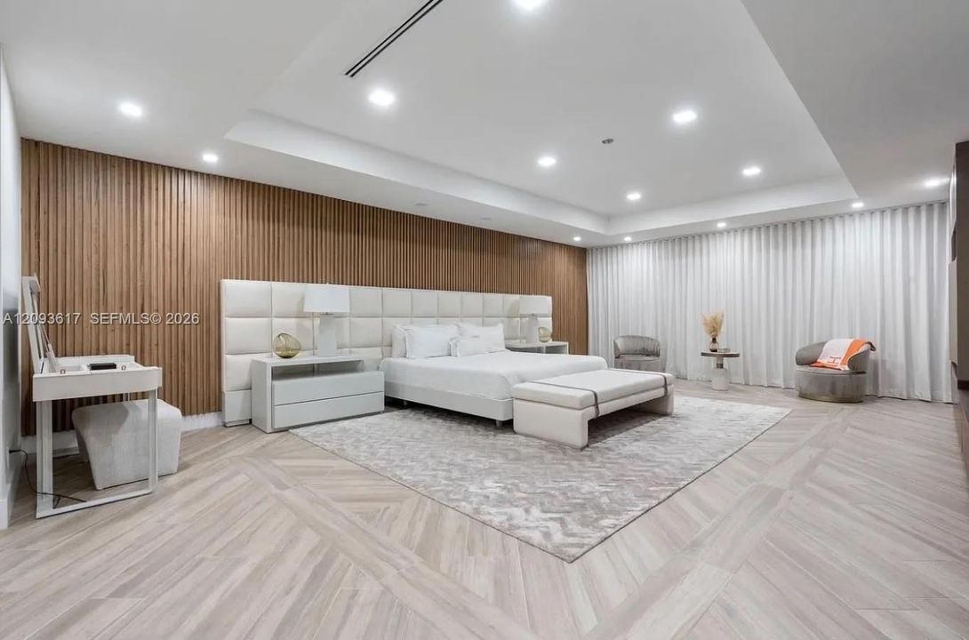 For Sale: $5,780,000 (5 beds, 4 baths, 4146 Square Feet)