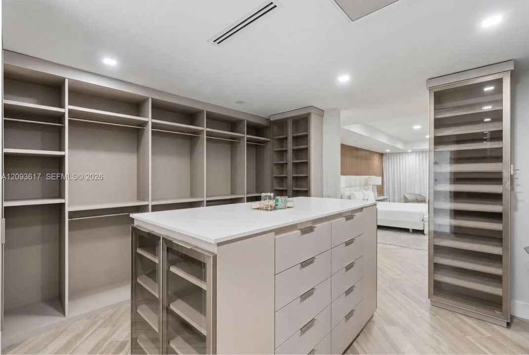 For Sale: $5,780,000 (5 beds, 4 baths, 4146 Square Feet)