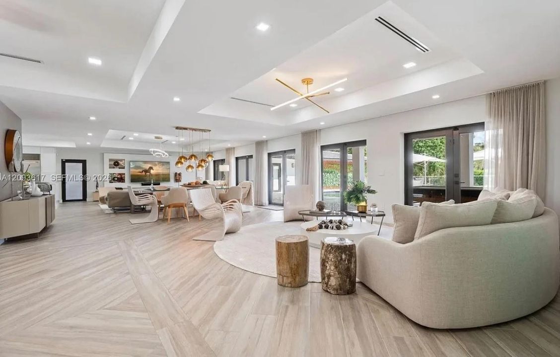 For Sale: $5,780,000 (5 beds, 4 baths, 4146 Square Feet)