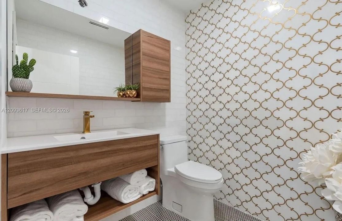 For Sale: $5,780,000 (5 beds, 4 baths, 4146 Square Feet)