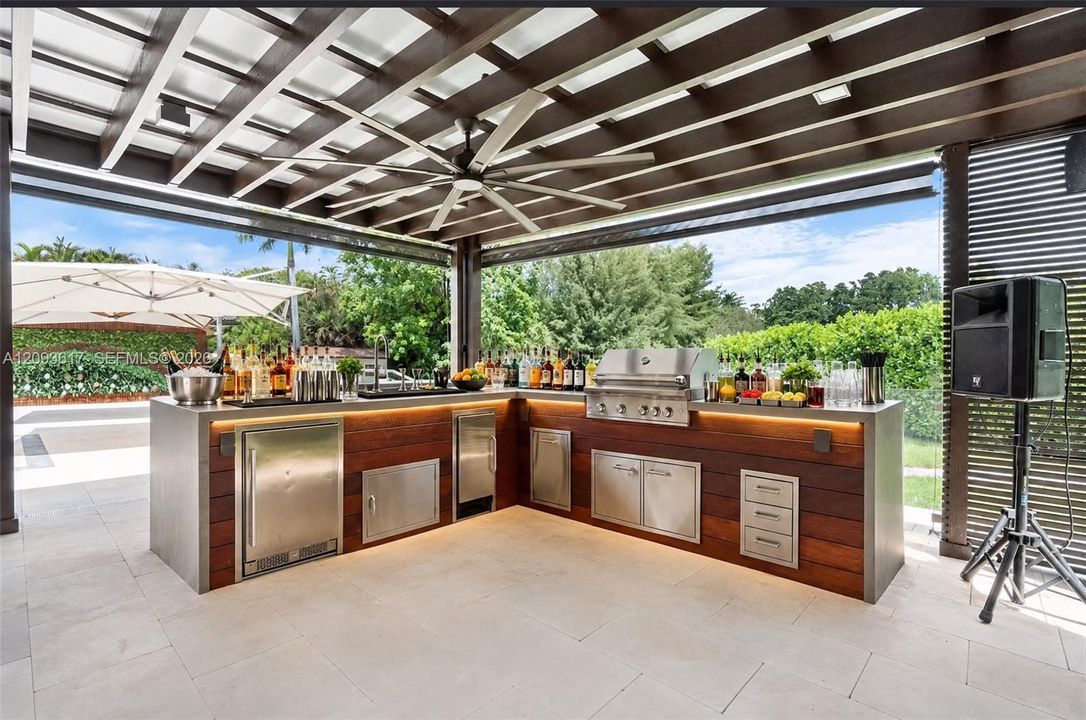 For Sale: $5,780,000 (5 beds, 4 baths, 4146 Square Feet)