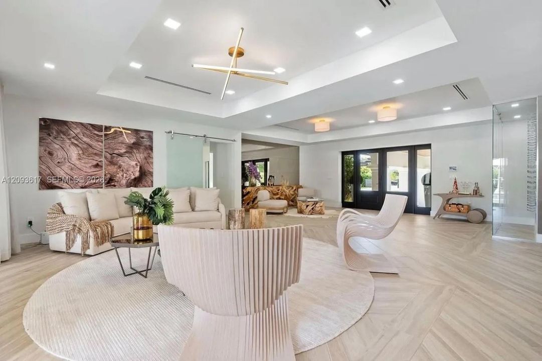 For Sale: $5,780,000 (5 beds, 4 baths, 4146 Square Feet)