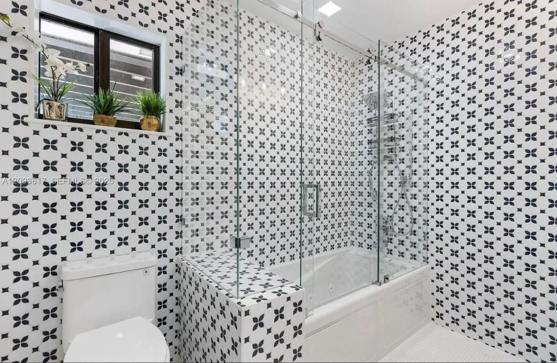 For Sale: $5,780,000 (5 beds, 4 baths, 4146 Square Feet)