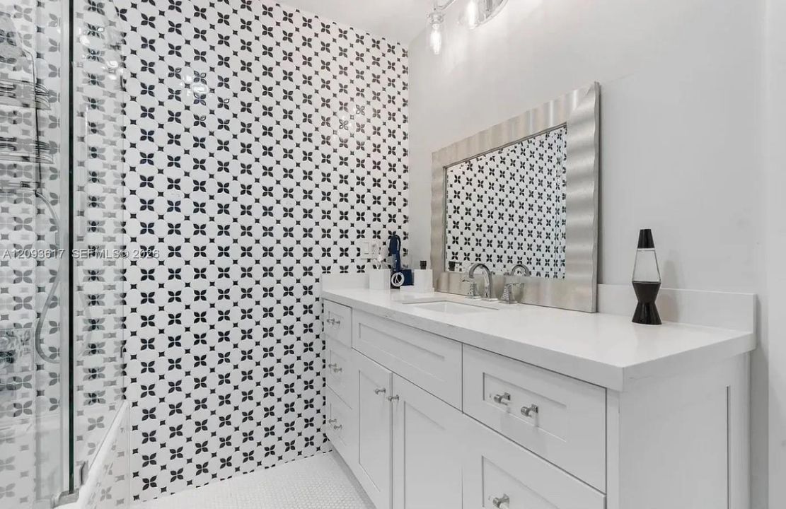 For Sale: $5,780,000 (5 beds, 4 baths, 4146 Square Feet)