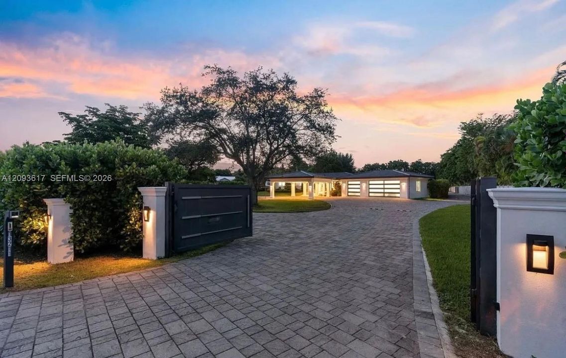 For Sale: $5,780,000 (5 beds, 4 baths, 4146 Square Feet)