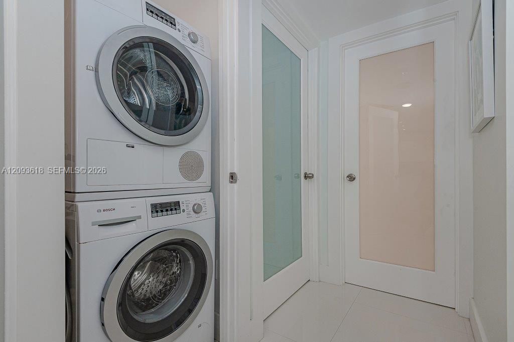 For Rent: $15,000 (1 beds, 2 baths, 900 Square Feet)