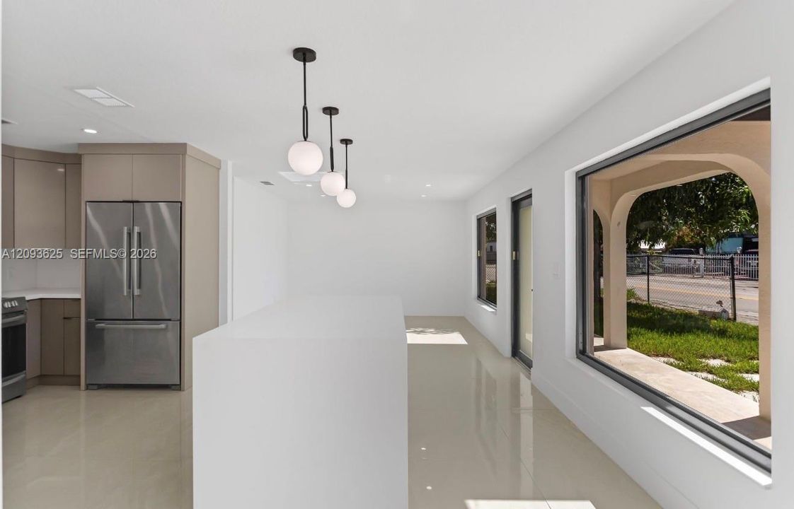 For Sale: $750,000 (6 beds, 3 baths, 2032 Square Feet)