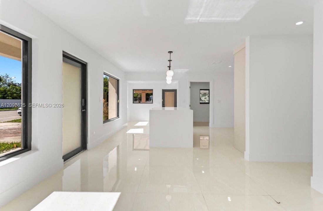 For Sale: $750,000 (6 beds, 3 baths, 2032 Square Feet)