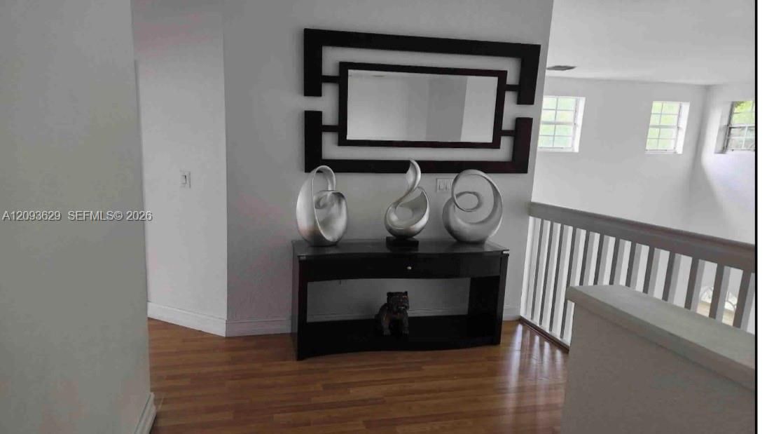 En Venta: $990,000 (5 camas, 3 baños, 2581 Pies cuadrados)