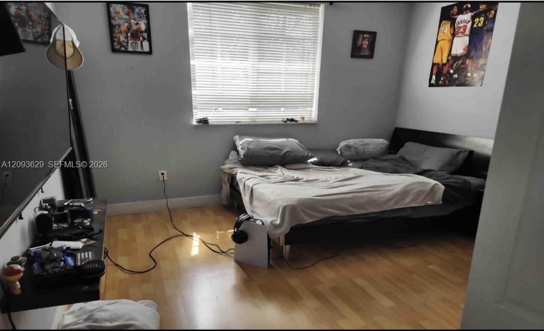 En Venta: $990,000 (5 camas, 3 baños, 2581 Pies cuadrados)