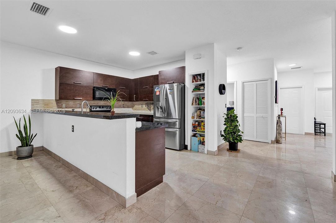 For Rent: $5,500 (4 beds, 4 baths, 2602 Square Feet)