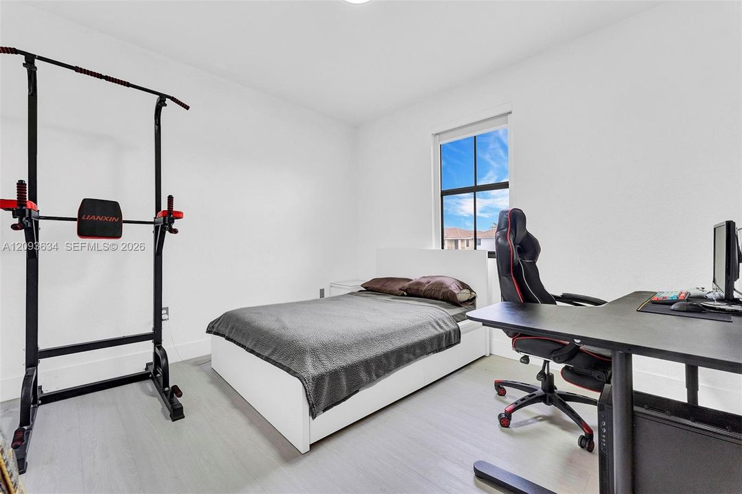 For Rent: $5,500 (4 beds, 4 baths, 2602 Square Feet)