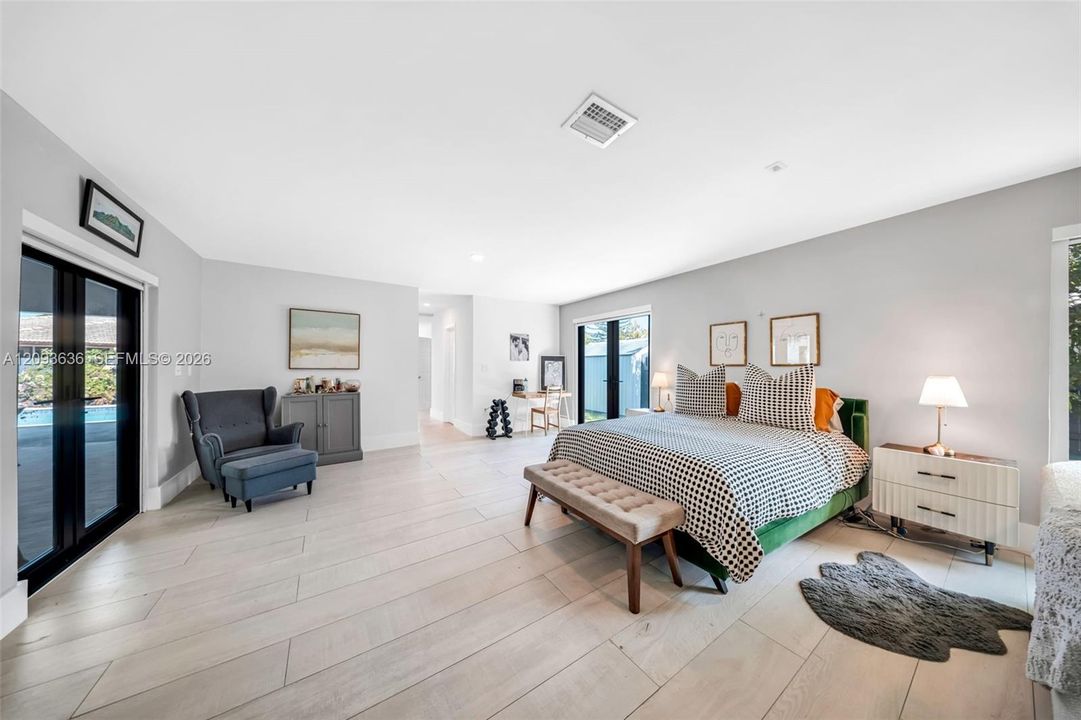 For Sale: $1,749,000 (6 beds, 4 baths, 3888 Square Feet)