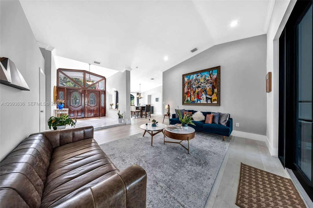 For Sale: $1,749,000 (6 beds, 4 baths, 3888 Square Feet)