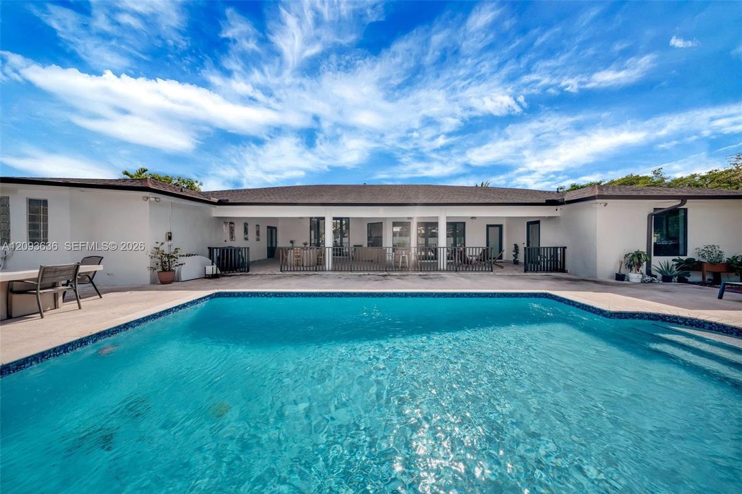 For Sale: $1,749,000 (6 beds, 4 baths, 3888 Square Feet)