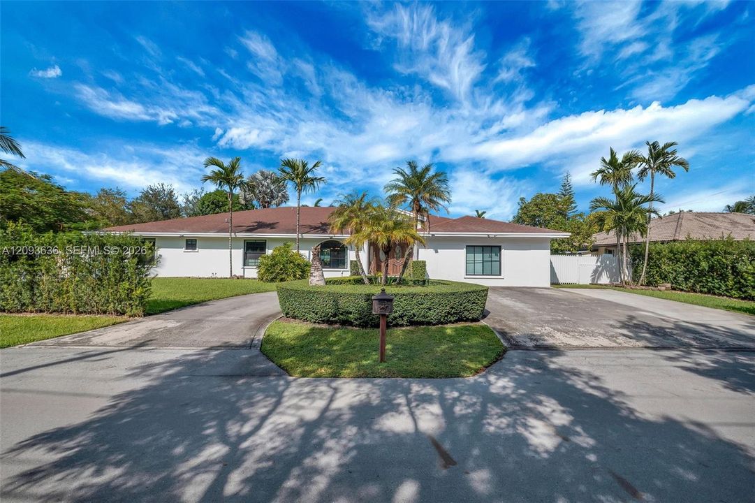 For Sale: $1,749,000 (6 beds, 4 baths, 3888 Square Feet)