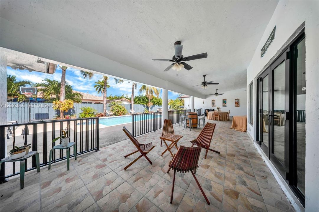 For Sale: $1,749,000 (6 beds, 4 baths, 3888 Square Feet)