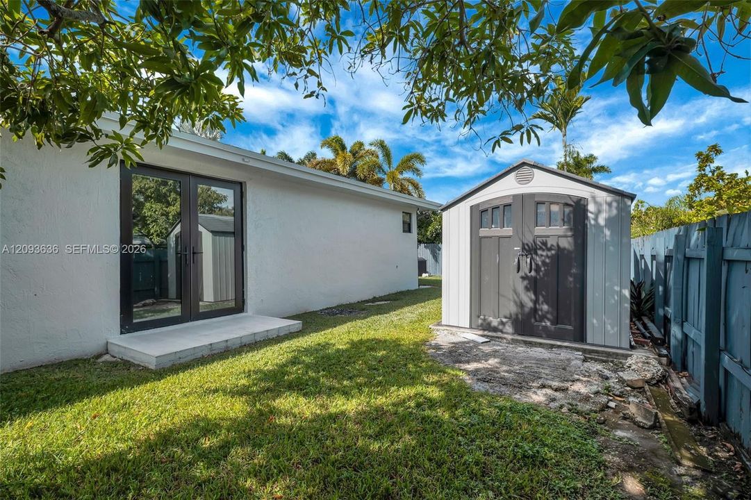 For Sale: $1,749,000 (6 beds, 4 baths, 3888 Square Feet)