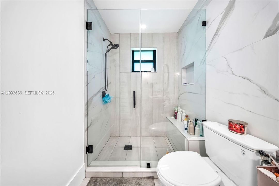 For Sale: $1,749,000 (6 beds, 4 baths, 3888 Square Feet)