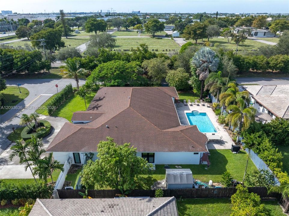 For Sale: $1,749,000 (6 beds, 4 baths, 3888 Square Feet)