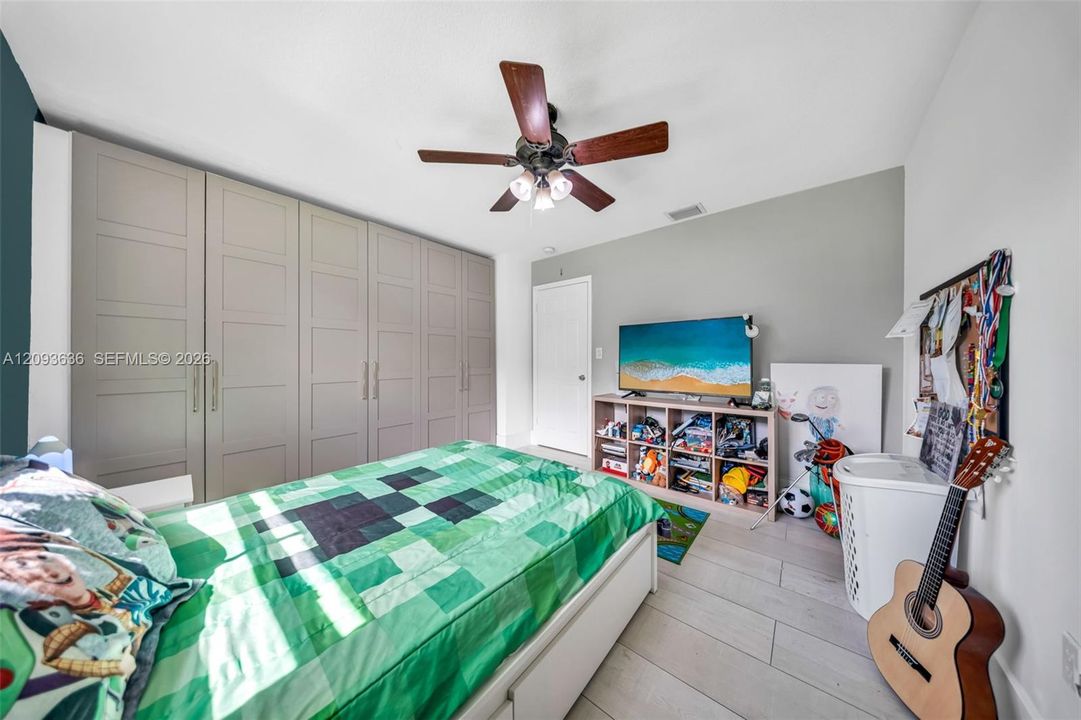 For Sale: $1,749,000 (6 beds, 4 baths, 3888 Square Feet)