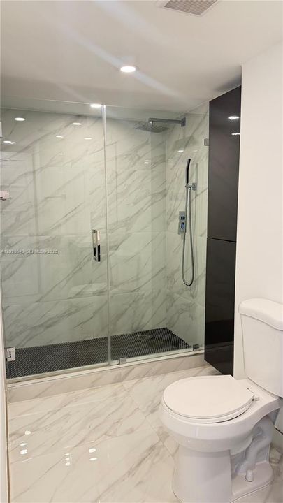 For Rent: $2,800 (2 beds, 1 baths, 991 Square Feet)