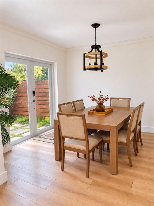 For Rent: $2,975 (3 beds, 2 baths, 1638 Square Feet)