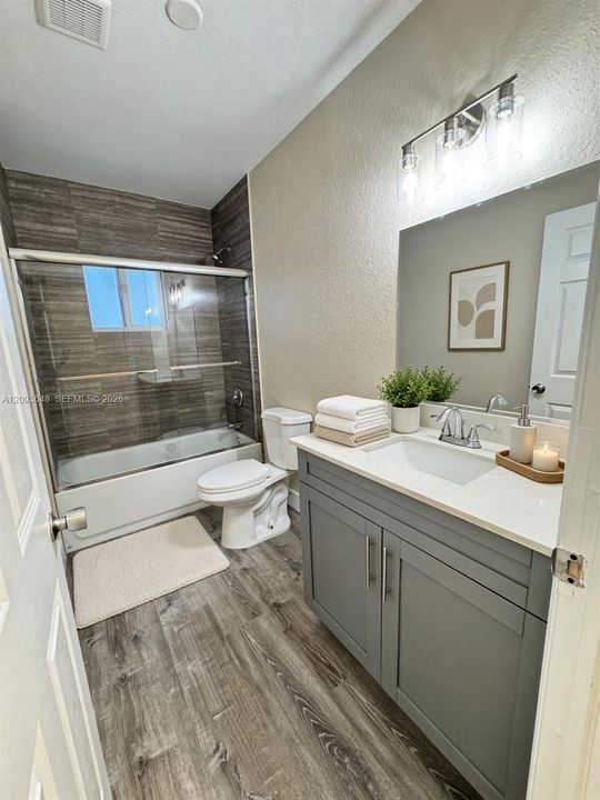 For Rent: $4,100 (4 beds, 3 baths, 3456 Square Feet)
