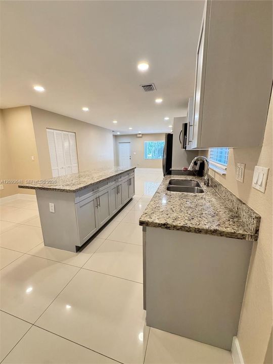 For Rent: $4,100 (4 beds, 3 baths, 3456 Square Feet)