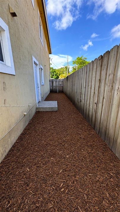 For Rent: $4,100 (4 beds, 3 baths, 3456 Square Feet)