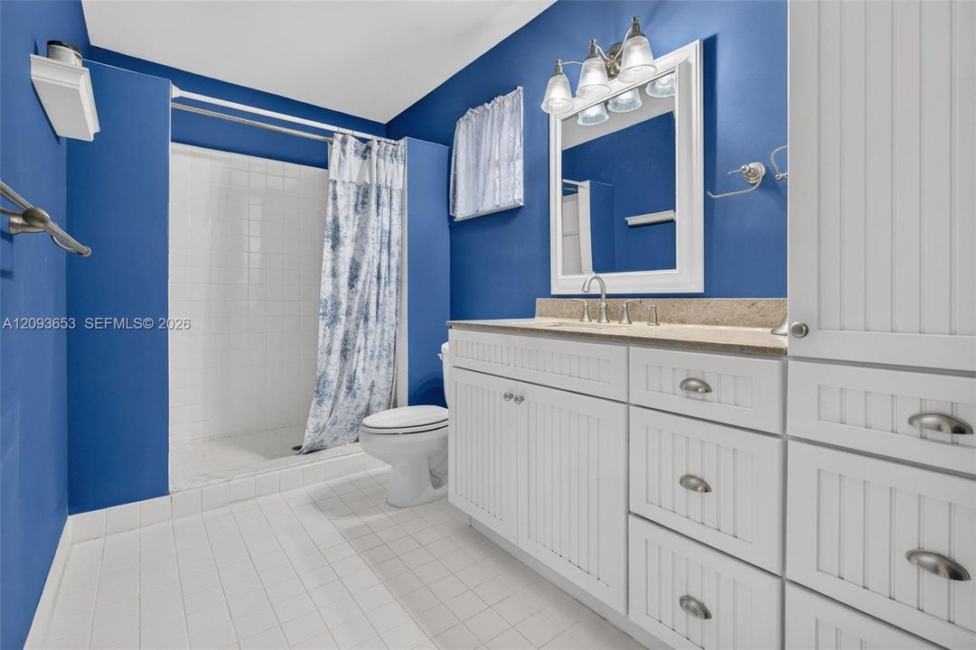 For Sale: $599,900 (3 beds, 2 baths, 1998 Square Feet)