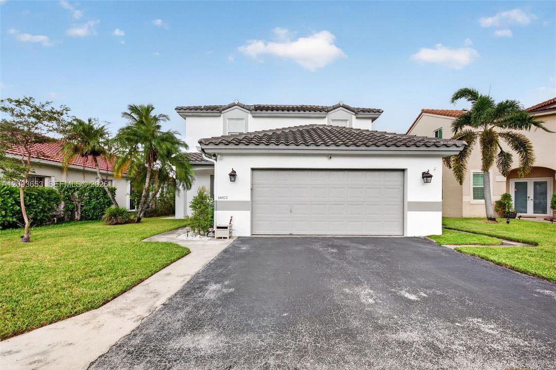 For Sale: $599,900 (3 beds, 2 baths, 1998 Square Feet)