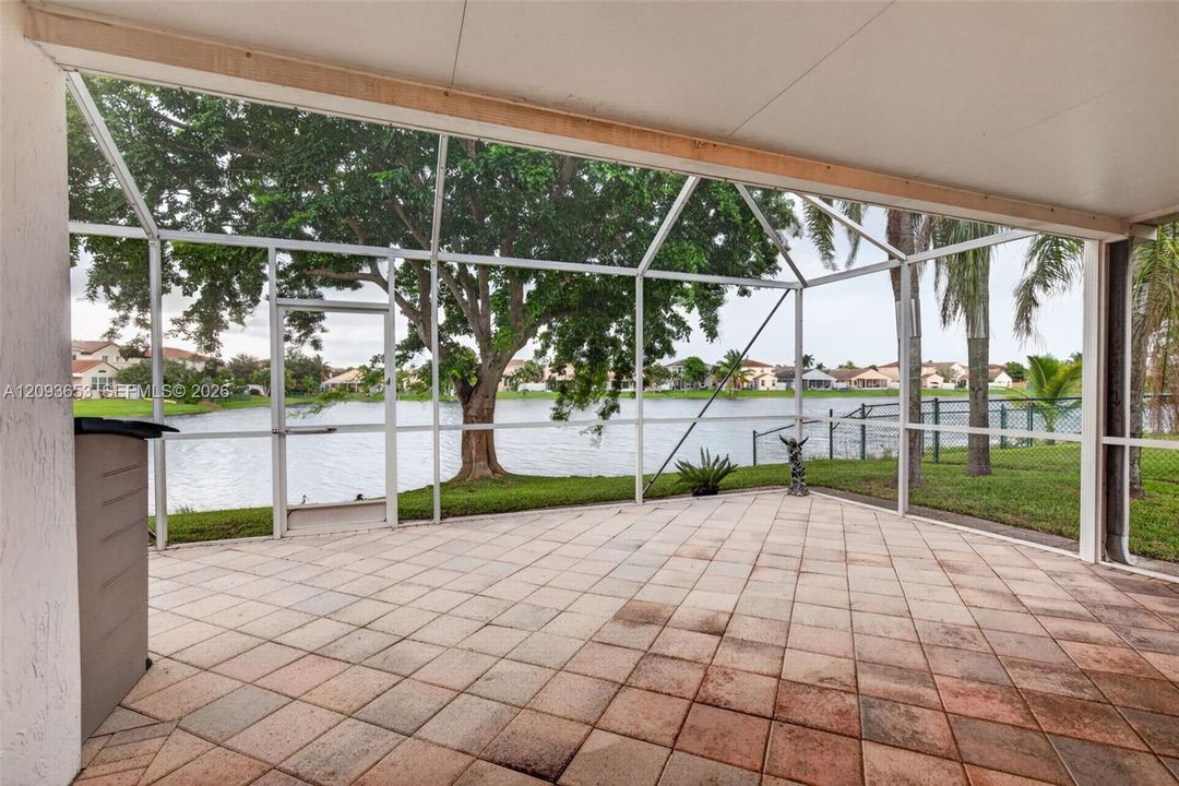 For Sale: $599,900 (3 beds, 2 baths, 1998 Square Feet)