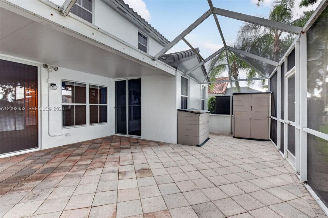 For Sale: $599,900 (3 beds, 2 baths, 1998 Square Feet)