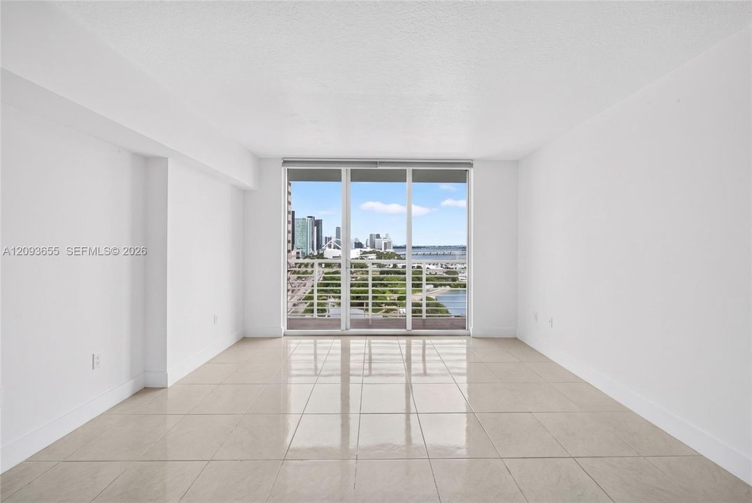 For Sale: $350,000 (1 beds, 1 baths, 507 Square Feet)