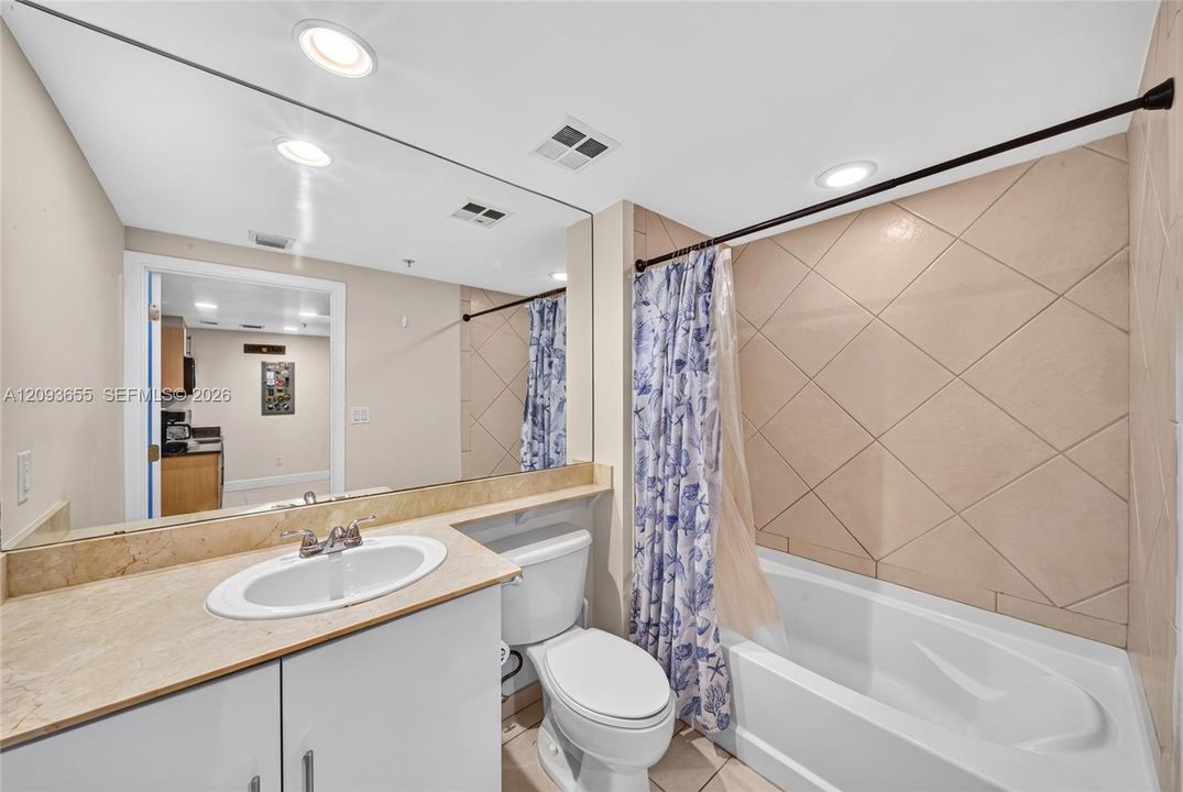 For Sale: $350,000 (1 beds, 1 baths, 507 Square Feet)