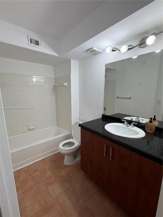 For Rent: $2,350 (2 beds, 2 baths, 1065 Square Feet)