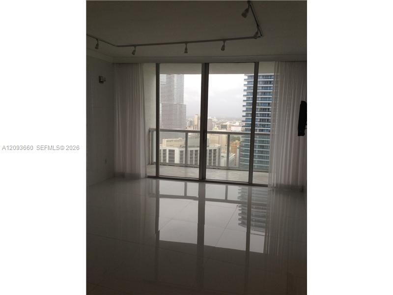 В аренду: $3,600 (1 спален, 1 ванн, 790 Квадратных фут)