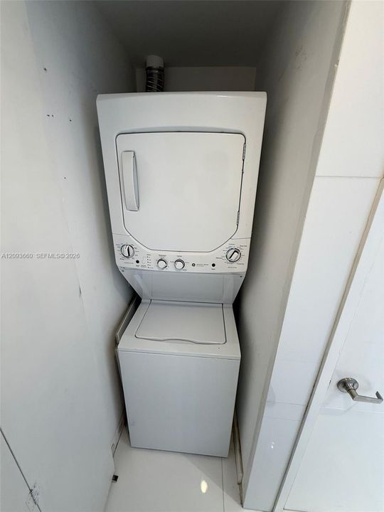 В аренду: $3,600 (1 спален, 1 ванн, 790 Квадратных фут)