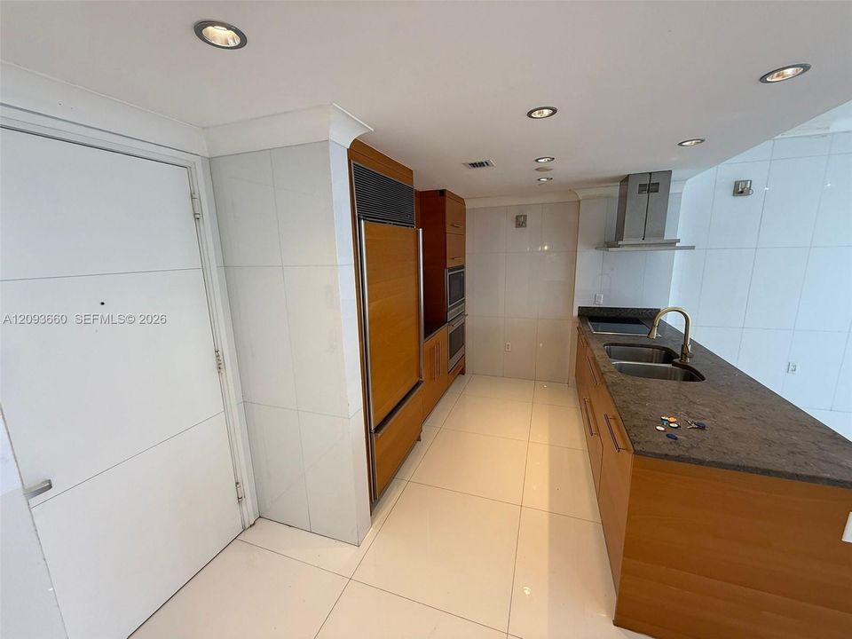 В аренду: $3,600 (1 спален, 1 ванн, 790 Квадратных фут)